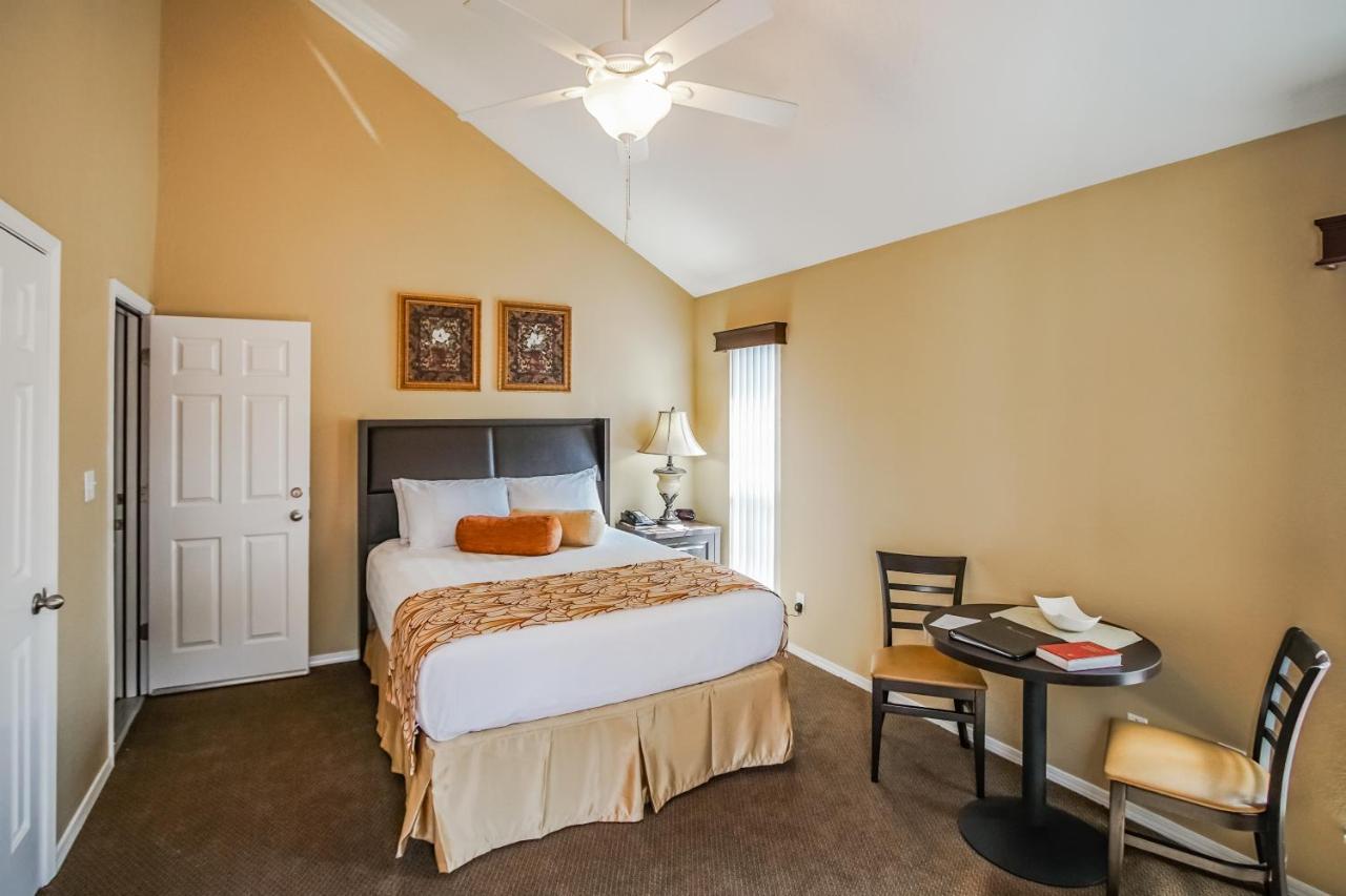 The Townhouses Branson Exterior photo